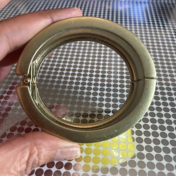 Vintage Metal Yellow Hinged Heavy Bangle Bracelet Gold Trim B#18 - Picture 5 of 10